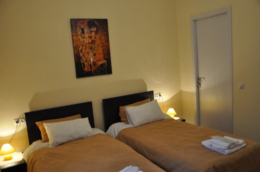 V Park Hotel Тбилиси Екстериор снимка