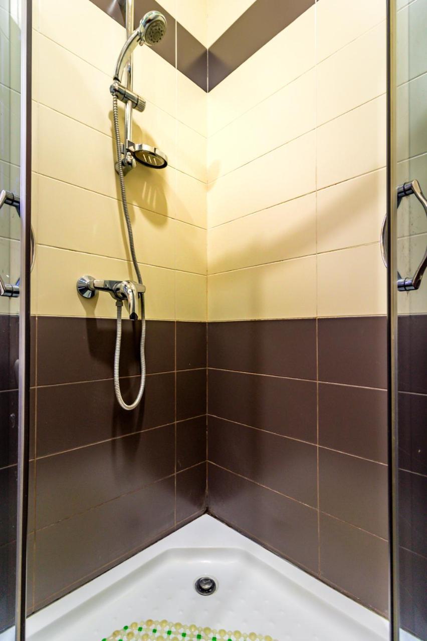 V Park Hotel Тбилиси Екстериор снимка