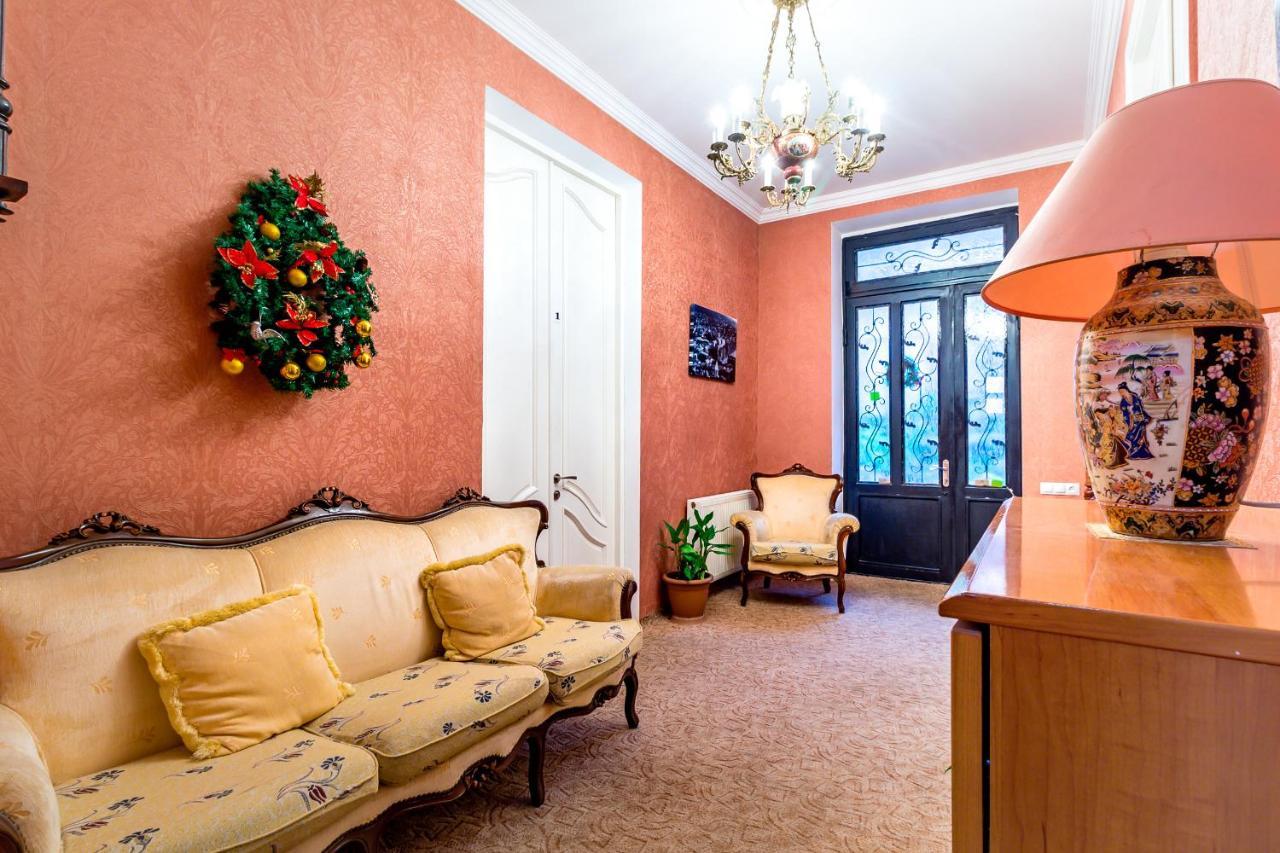 V Park Hotel Тбилиси Екстериор снимка