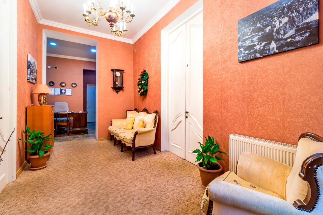 V Park Hotel Тбилиси Екстериор снимка